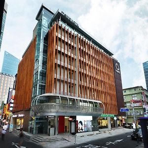 Metro Hotel Myeongdong